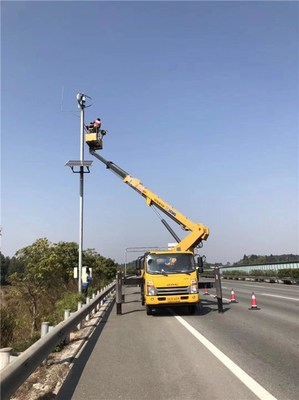 路燈車租賃 鴻煒信高空設備出租 武漢大道路燈車出租