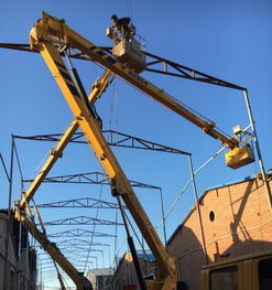 雙灤區外墻清洗車出租路燈檢修車出租路燈安裝車出租租賃升降機