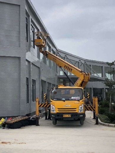 高空車廣州高空車出租公司作業砍樹監控路燈安裝